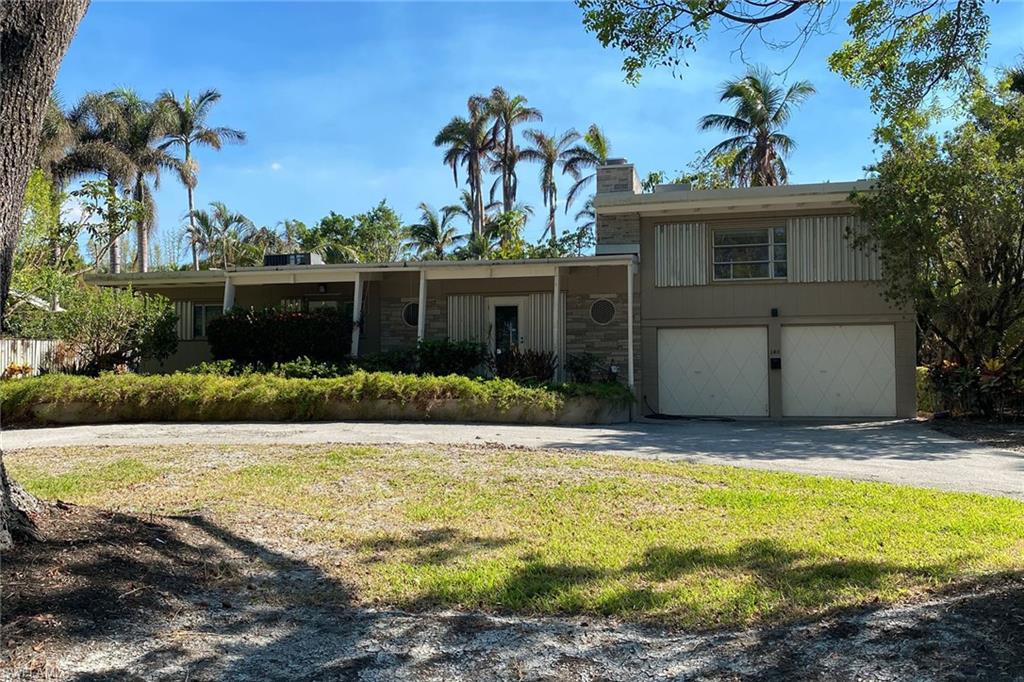 Located one on of the most beautiful tree-lined streets in Old Naples, this picturesque lot provides the perfect building opportunity just 1 block from the beach. Priced at lot value, this 100x150 property has a coveted southern exposure and is in close proximity to 5th Avenue and the highly anticipated new Four Seasons Beach Resort.