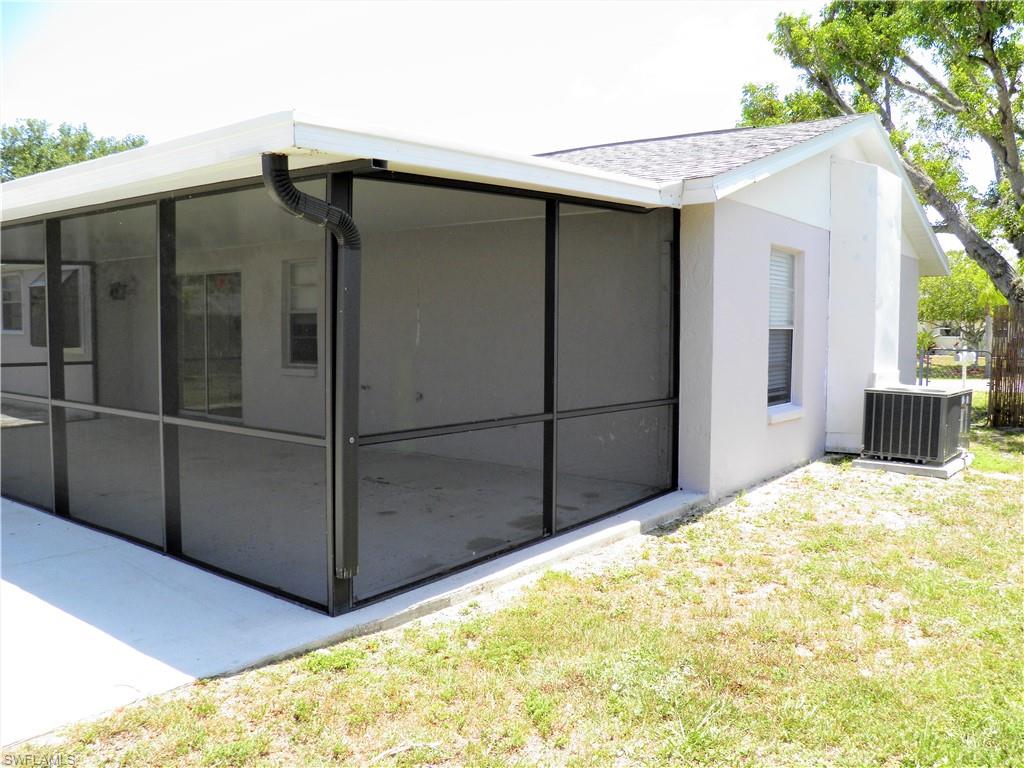 SANDY HOLLOW - Residential