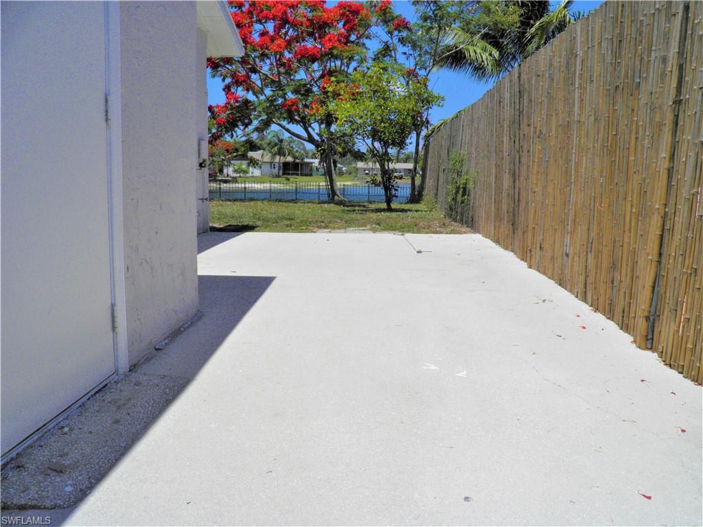 SANDY HOLLOW - Residential