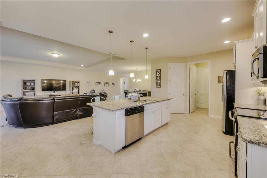 SUNSET POINTE - Residential