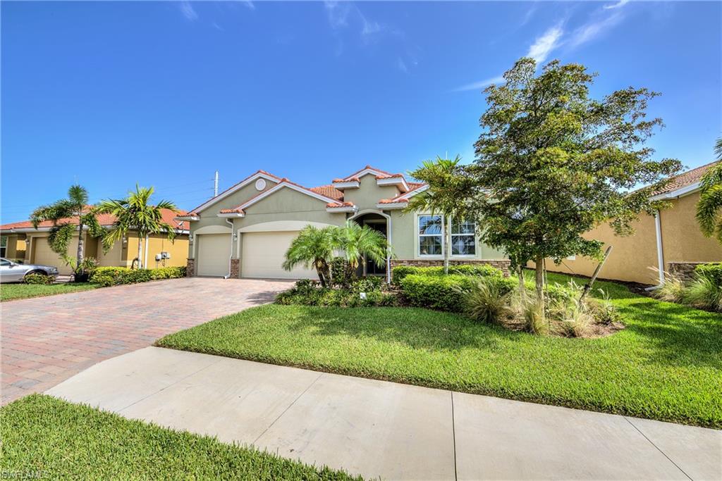 SUNSET POINTE - Residential