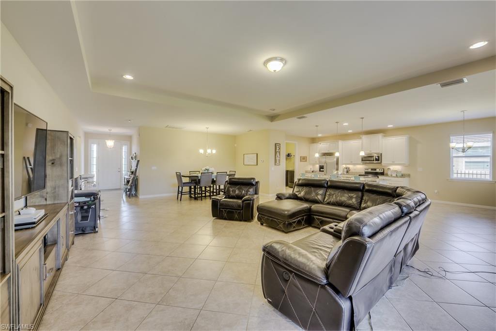 SUNSET POINTE - Residential