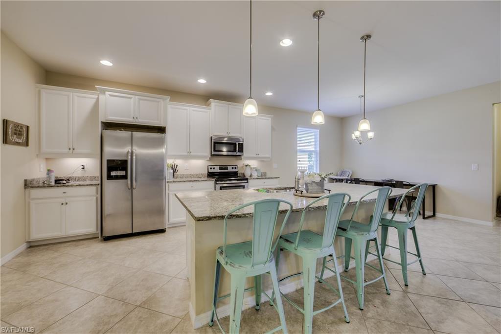 SUNSET POINTE - Residential