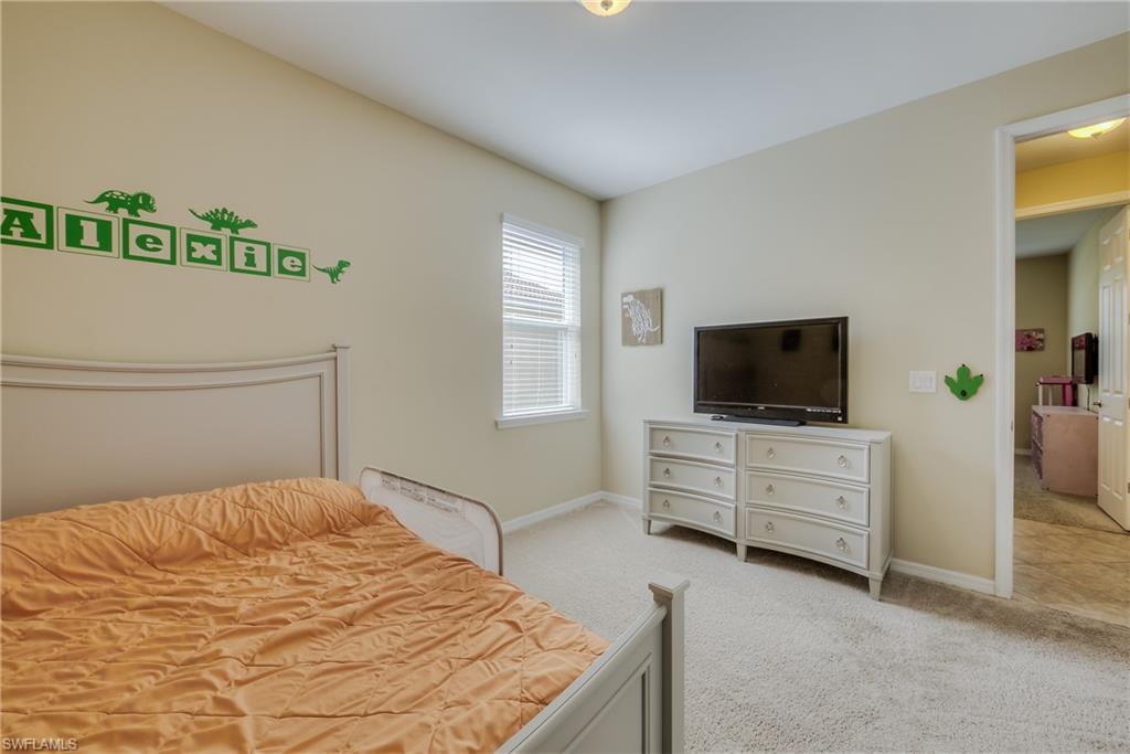 SUNSET POINTE - Residential