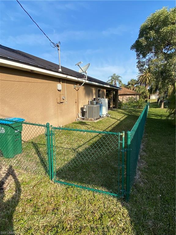 CAPE CORAL - Residential