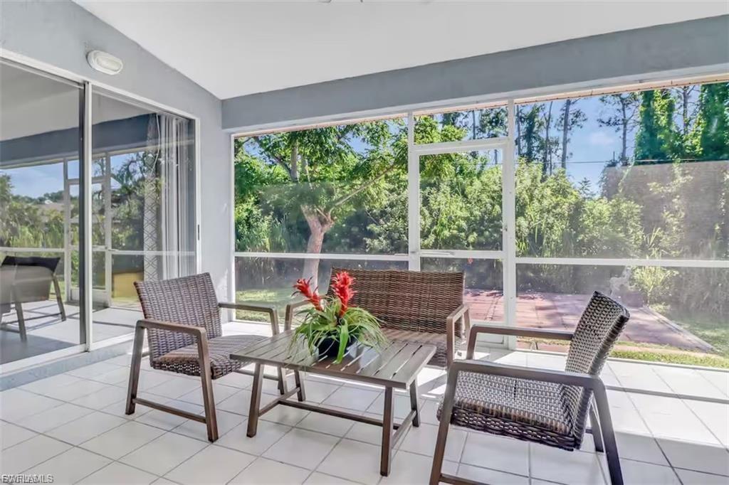SAN CARLOS PARK - Residential Lease