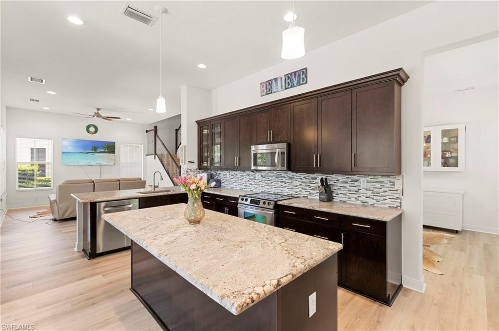 MAPLE RIDGE - Residential