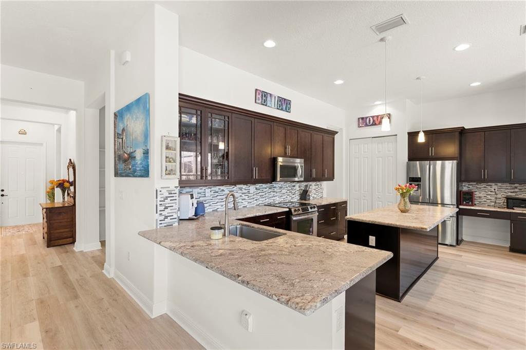 MAPLE RIDGE - Residential