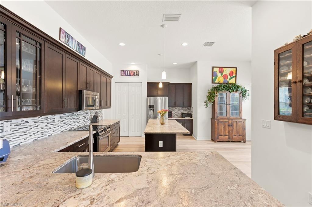MAPLE RIDGE - Residential