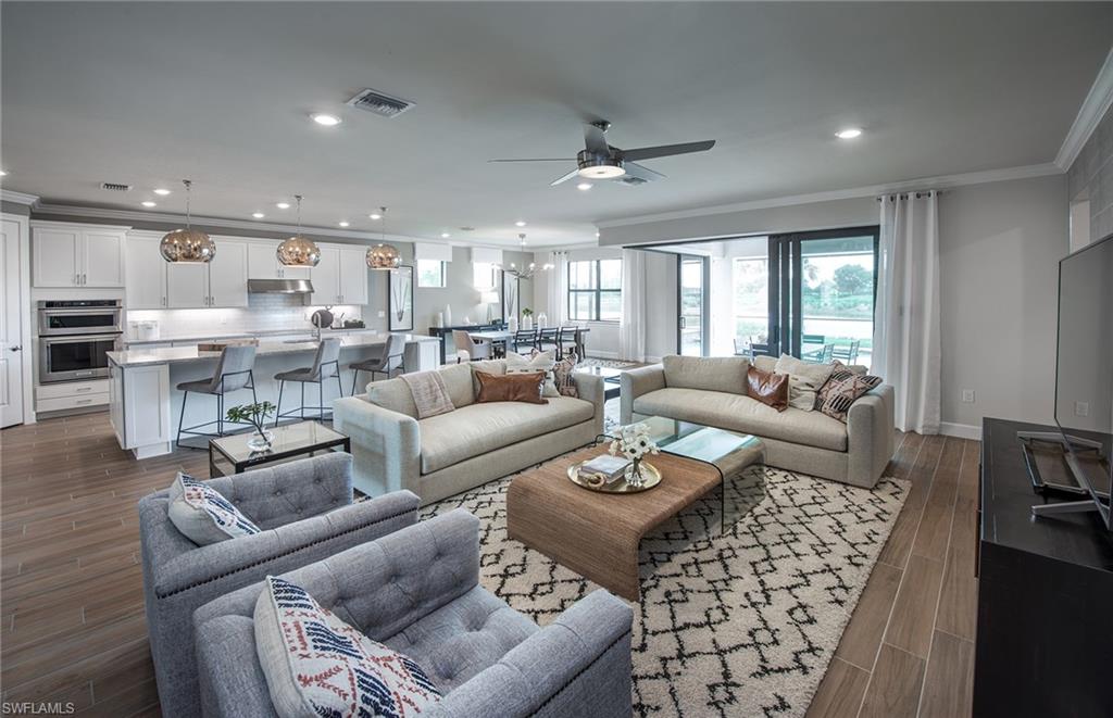 COUNTRY CLUB - Residential