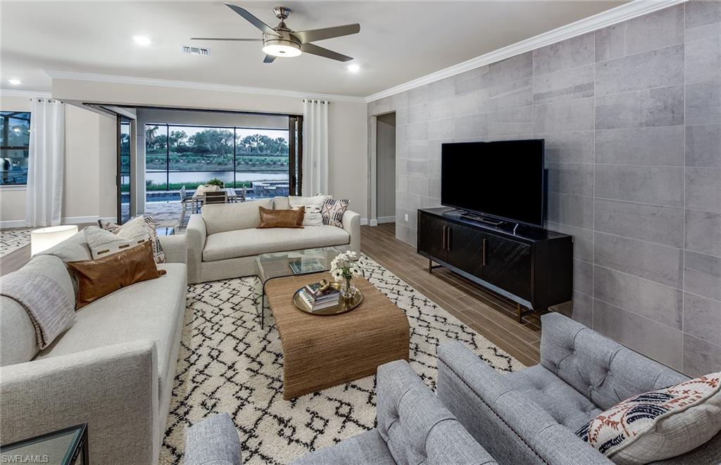 COUNTRY CLUB - Residential