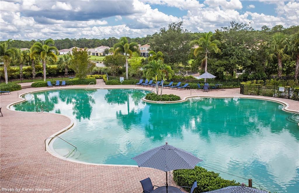 COUNTRY CLUB - Residential