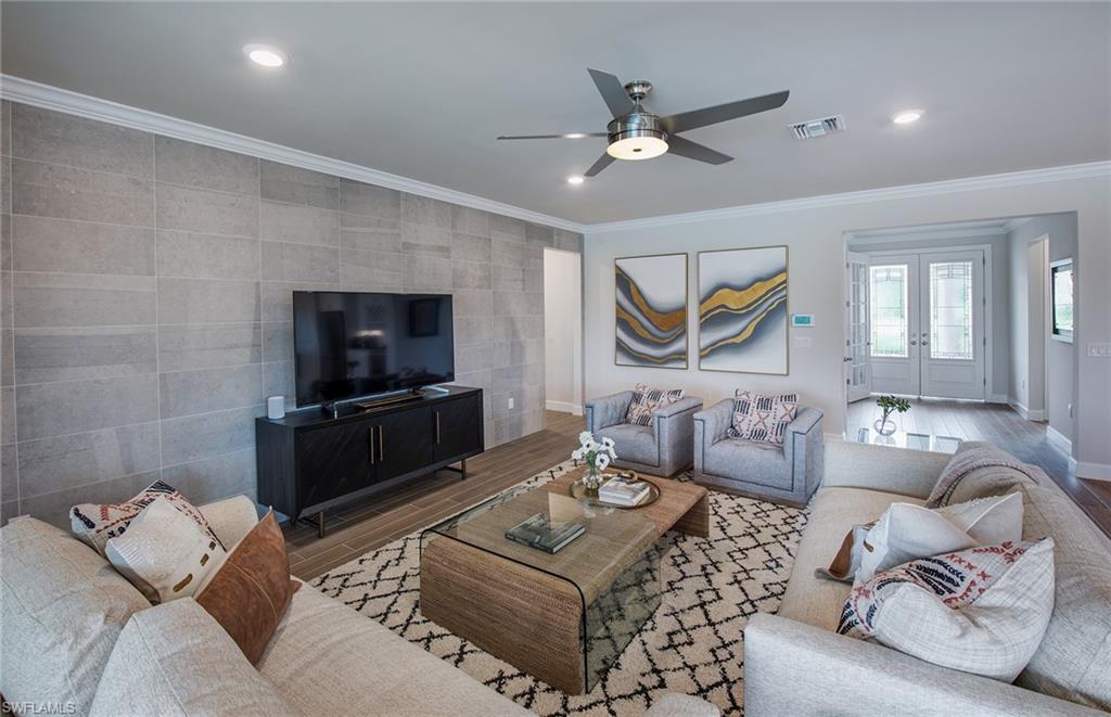 COUNTRY CLUB - Residential