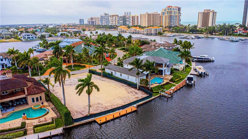PARK SHORE - Land
