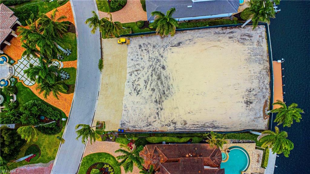 PARK SHORE - Land