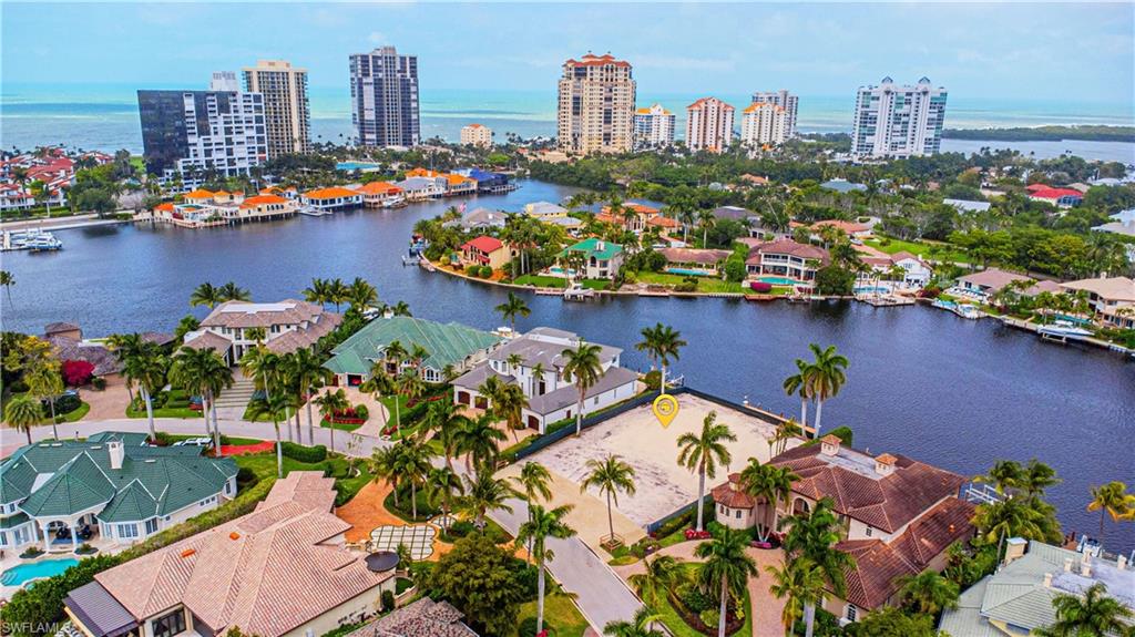 PARK SHORE - Land