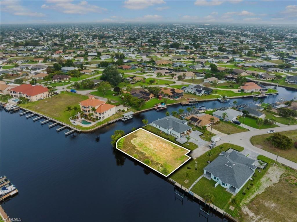 CAPE CORAL - Land