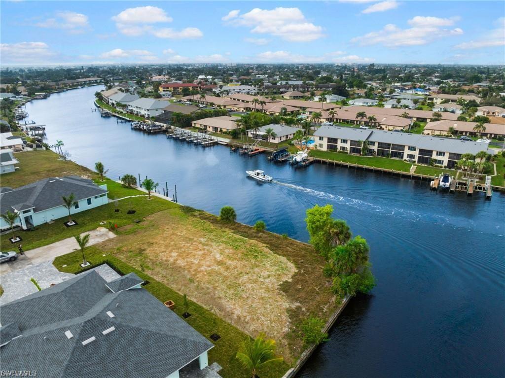 CAPE CORAL - Land