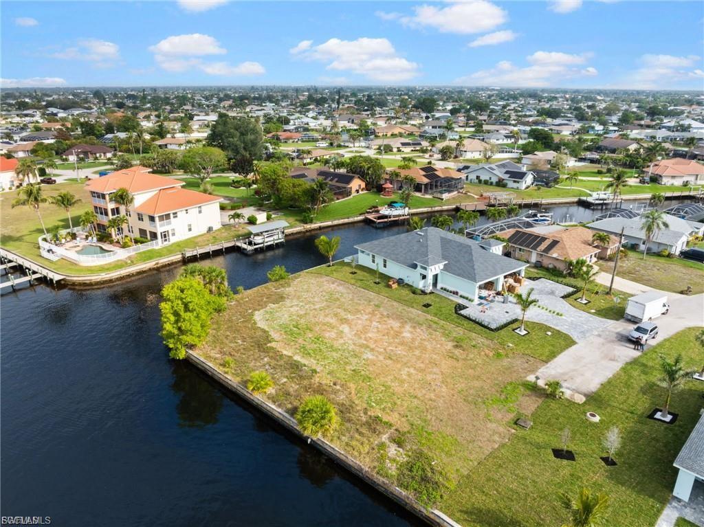CAPE CORAL - Land