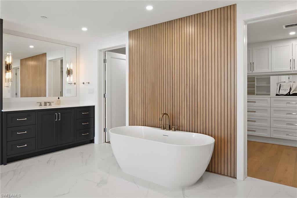 KALEA BAY TOWER 300 - Residential