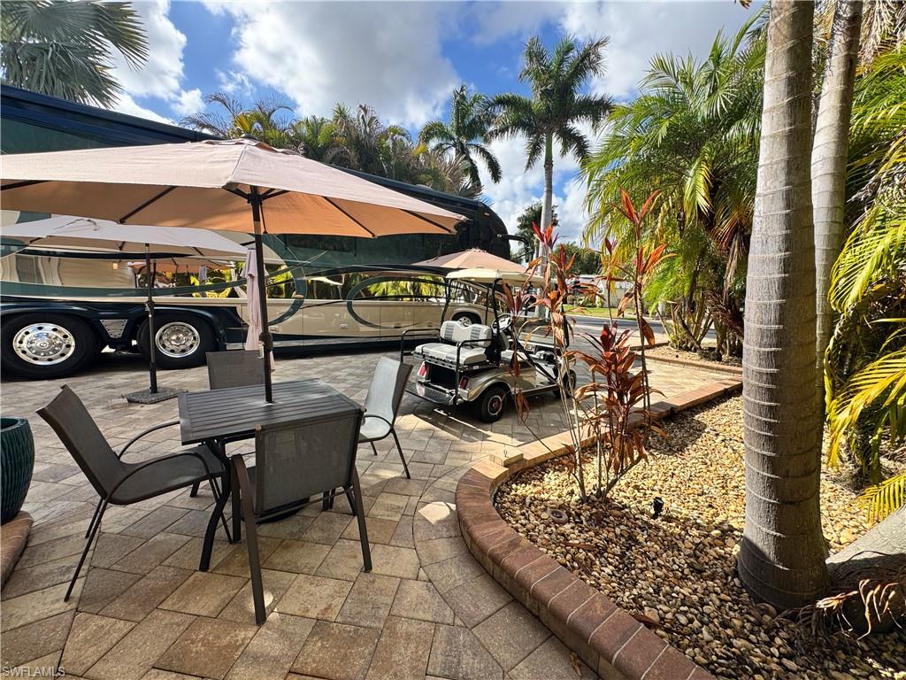 RIVERBEND MOTORCOACH RESORT - Land