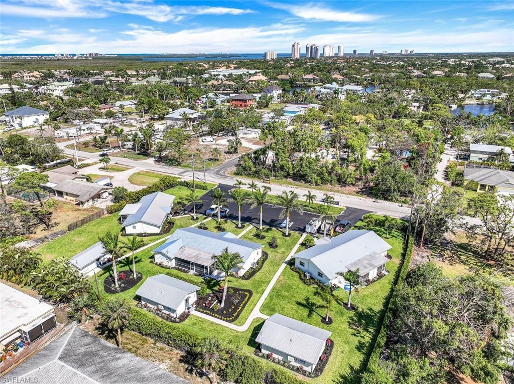IMPERIAL SHORES - Residential