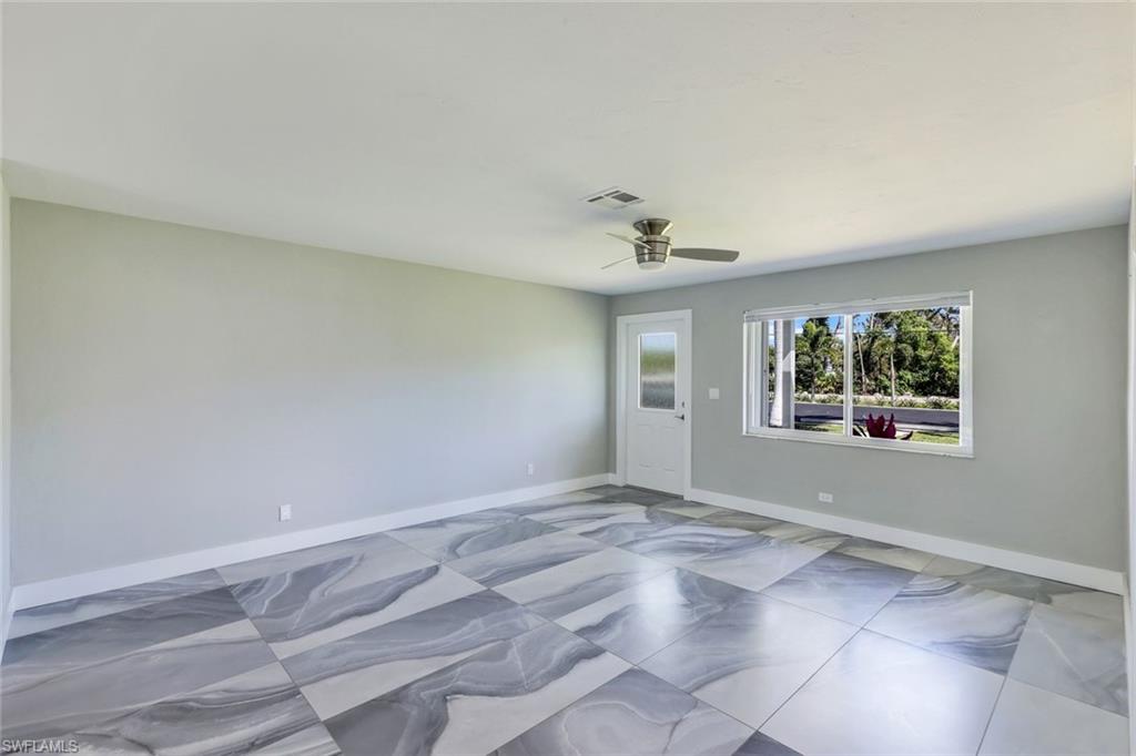 IMPERIAL SHORES - Residential