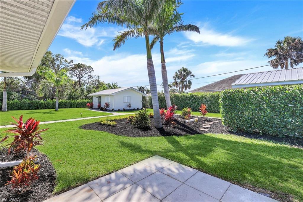 IMPERIAL SHORES - Residential