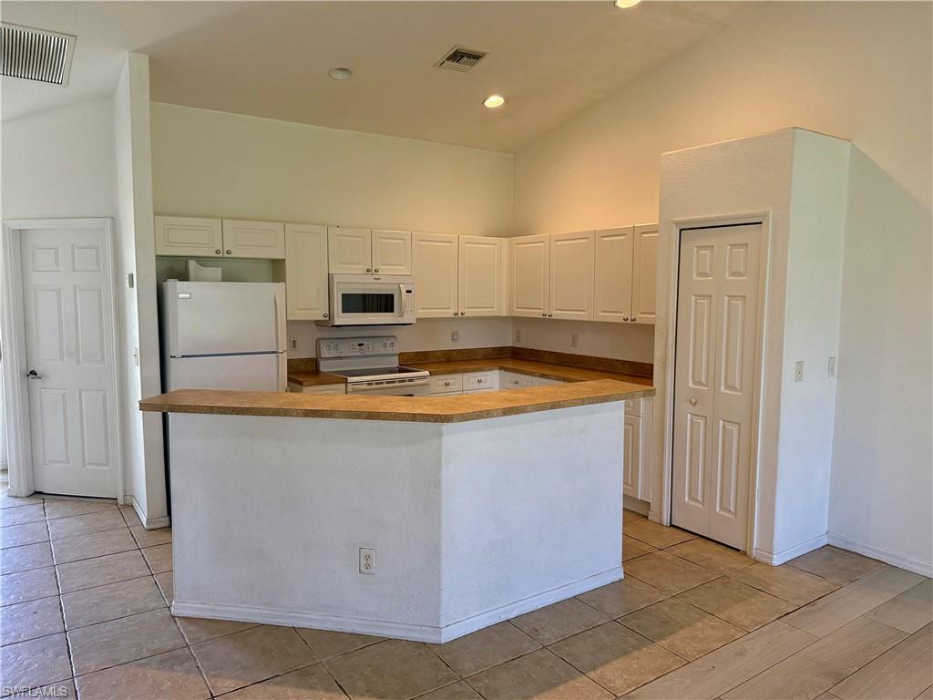 CAPE CORAL - Residential Lease