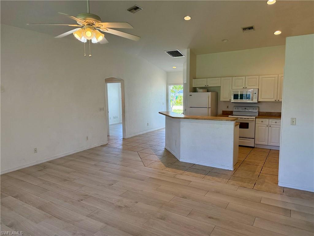 CAPE CORAL - Residential Lease