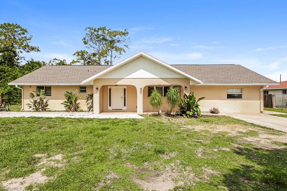 Interested in this home? You clearly have exceptional taste. This charming 5.0-bedroom, 2.0-bathroom home is not only pet-friendly, but also equipped with smart home features to make everyday life more convenient and connected. Homes like this don’t stay on the market for long—don’t miss your chance to make it yours. Apply today!