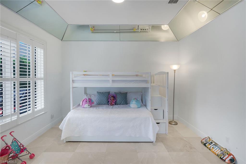 MARCO BEACH - Residential
