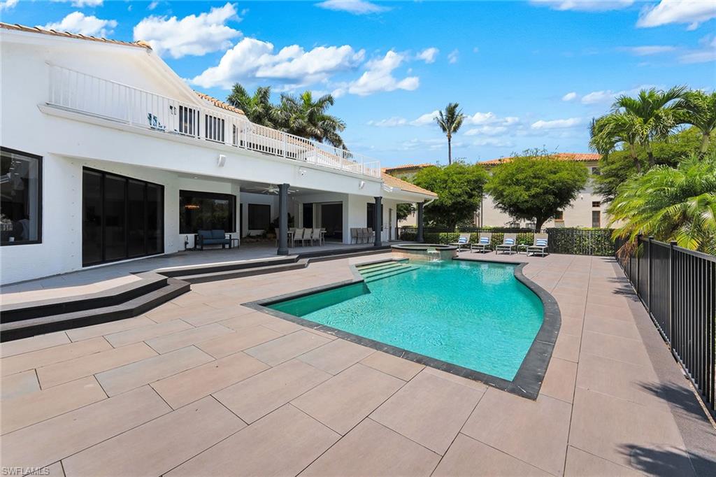 MARCO BEACH - Residential