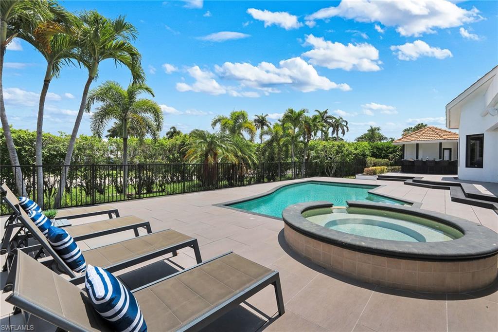 MARCO BEACH - Residential
