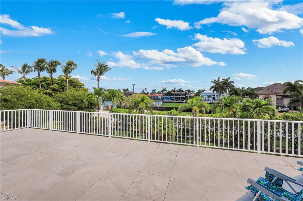 MARCO BEACH - Residential