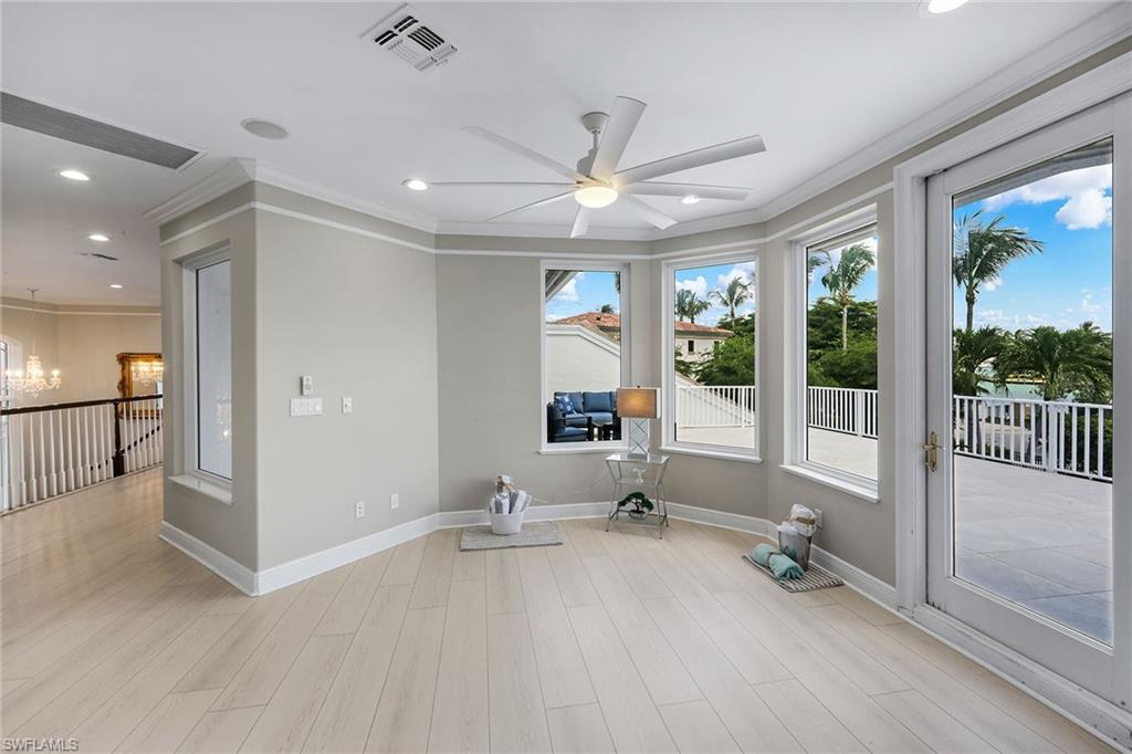 MARCO BEACH - Residential