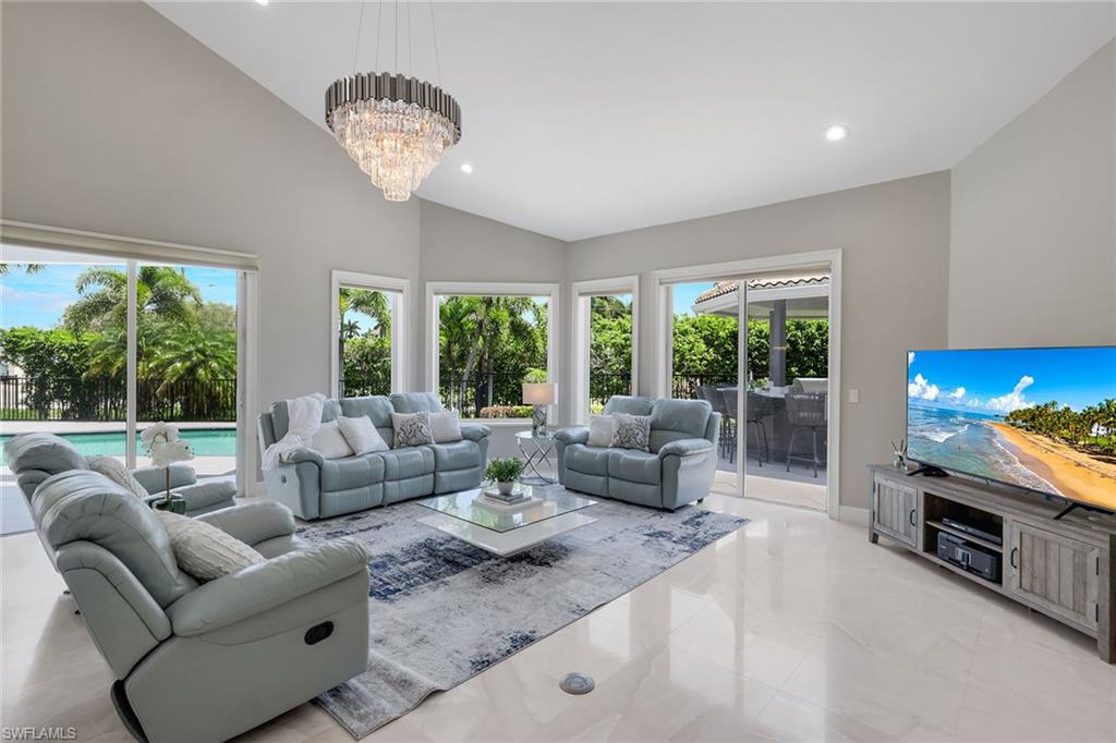 MARCO BEACH - Residential