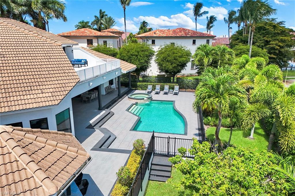 MARCO BEACH - Residential