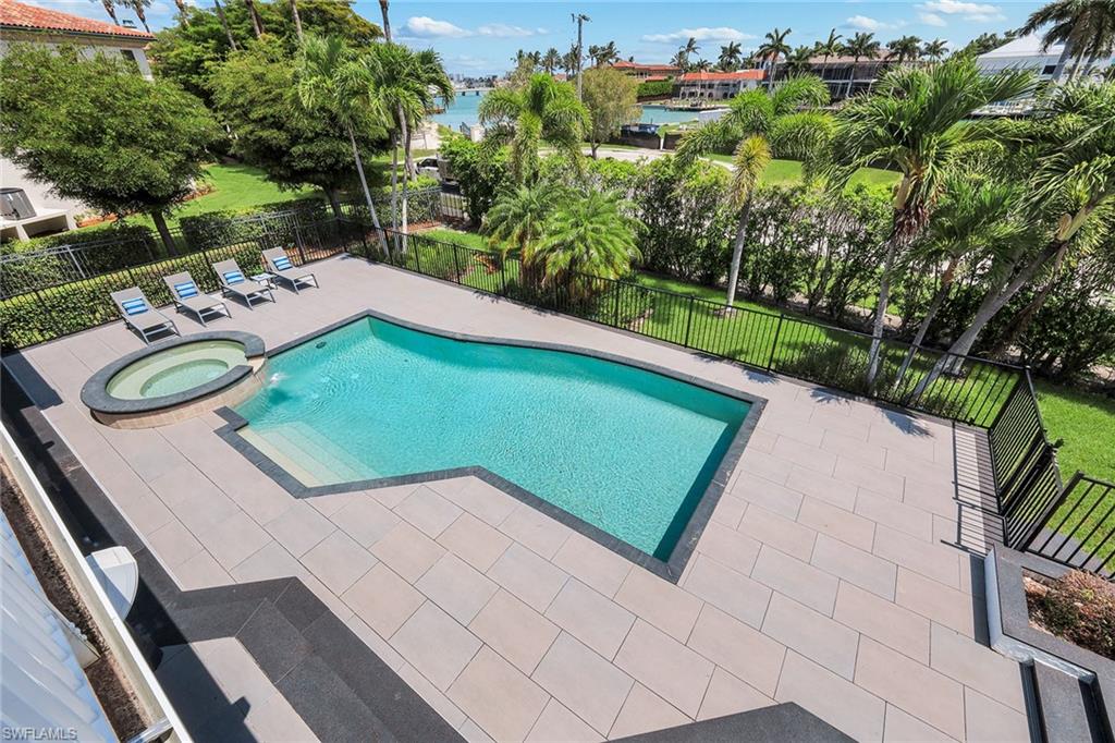 MARCO BEACH - Residential