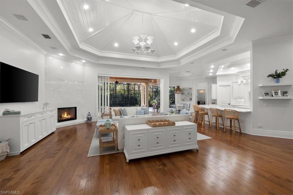 MOORINGS - Residential