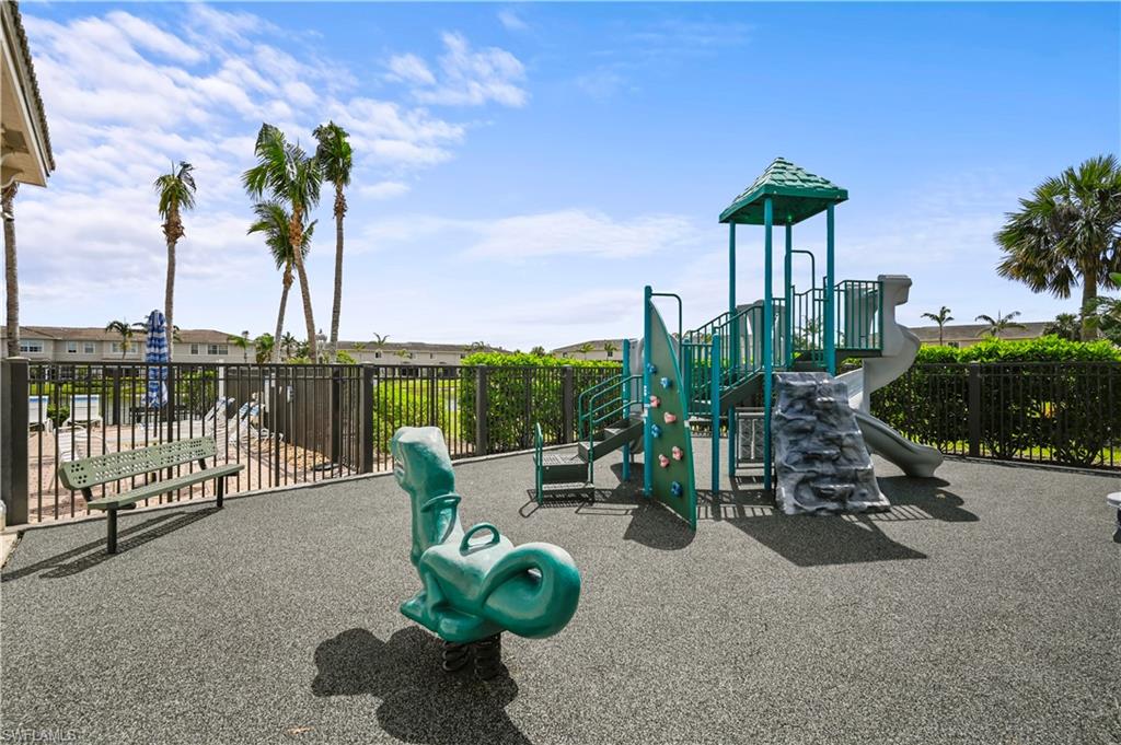 TOWNHOMES OF SAN SIMEON - Residential