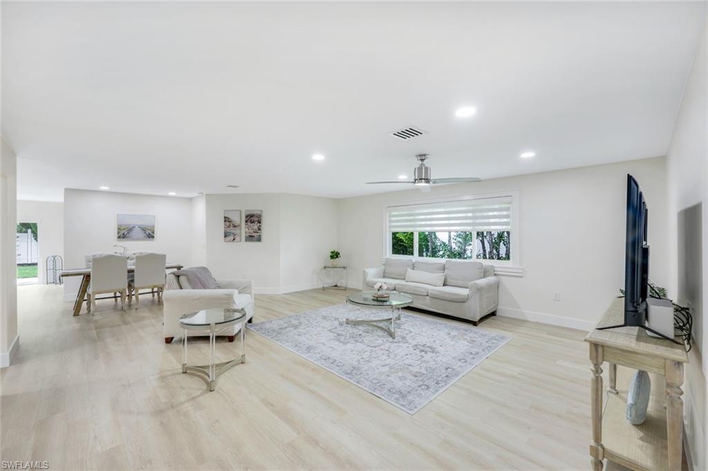 IMPERIAL SHORES - Residential