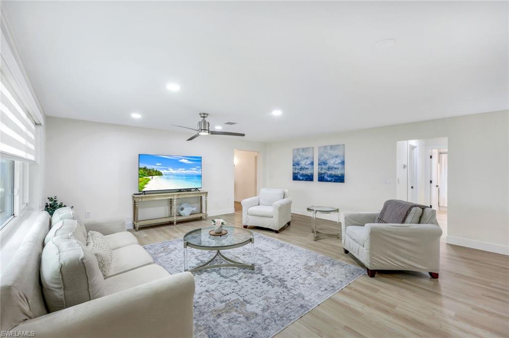 IMPERIAL SHORES - Residential