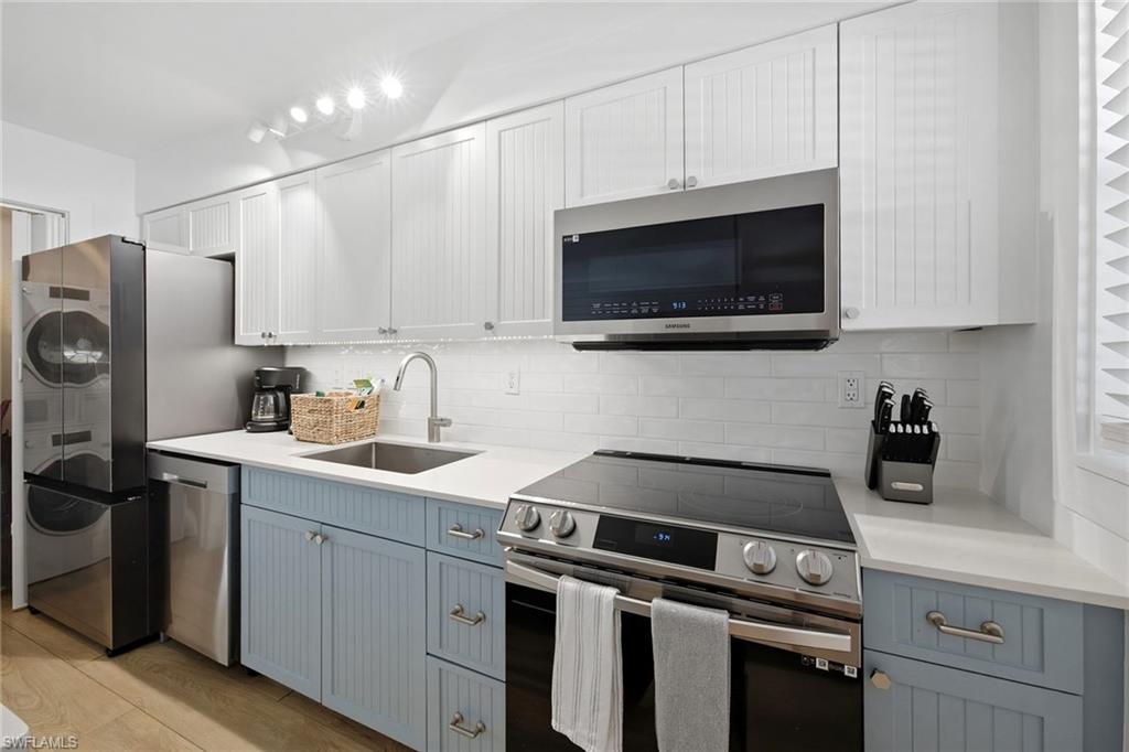 CASTLETON GARDENS - Residential