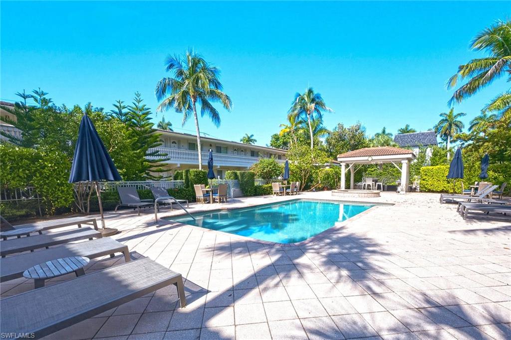 CASTLETON GARDENS - Residential