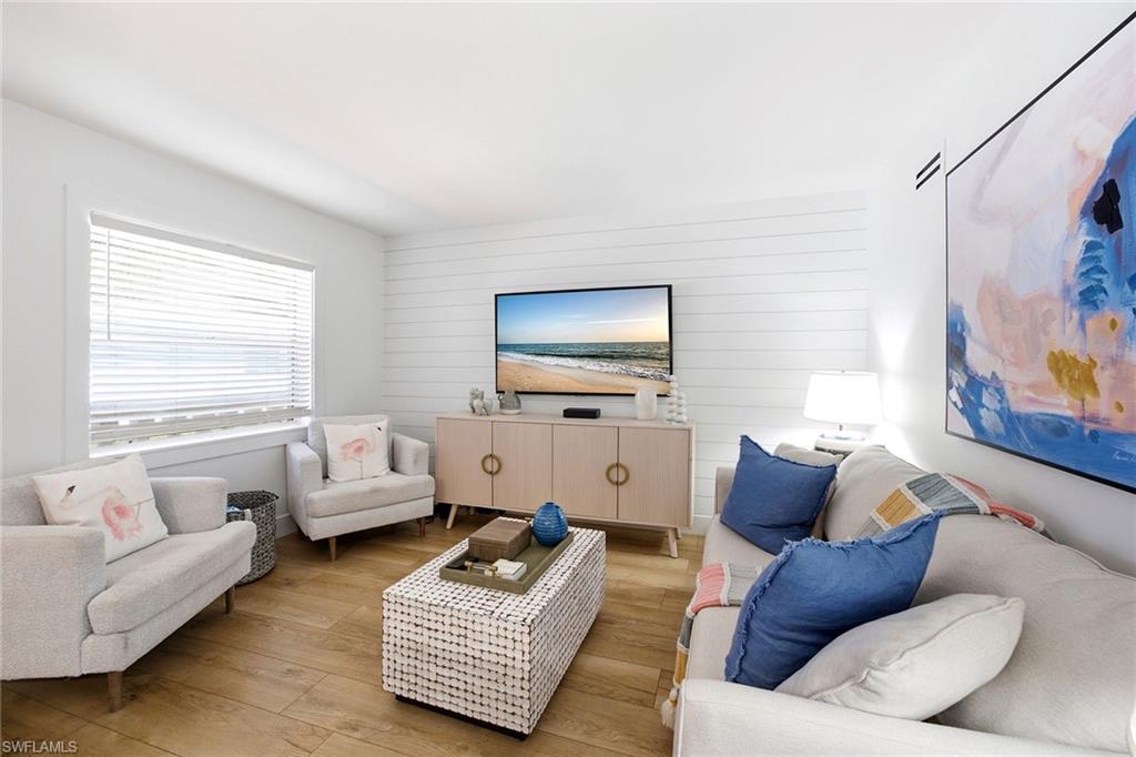 CASTLETON GARDENS - Residential