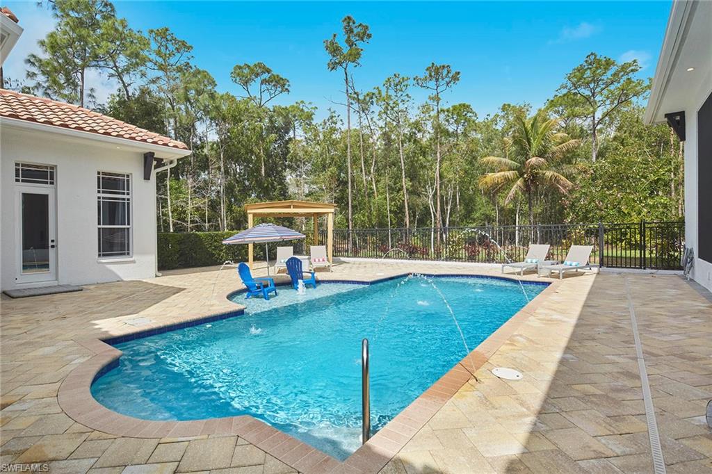 LIVINGSTON WOODS - Residential