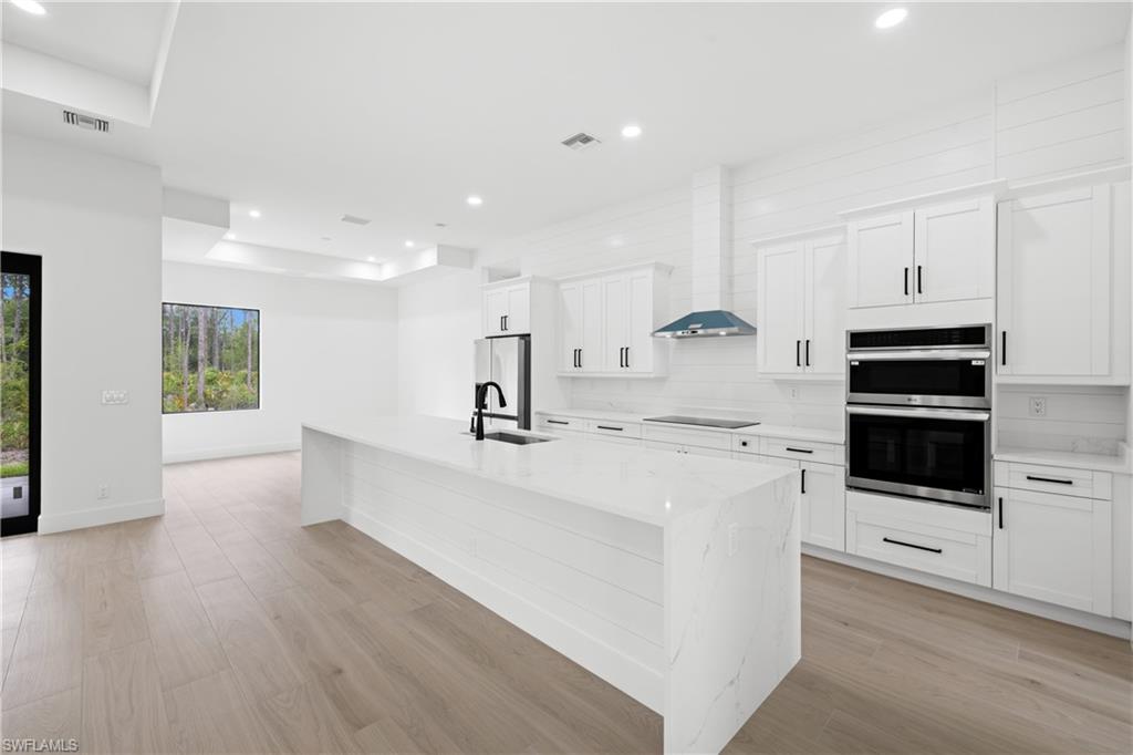 GOLDEN GATE ESTATES - Residential