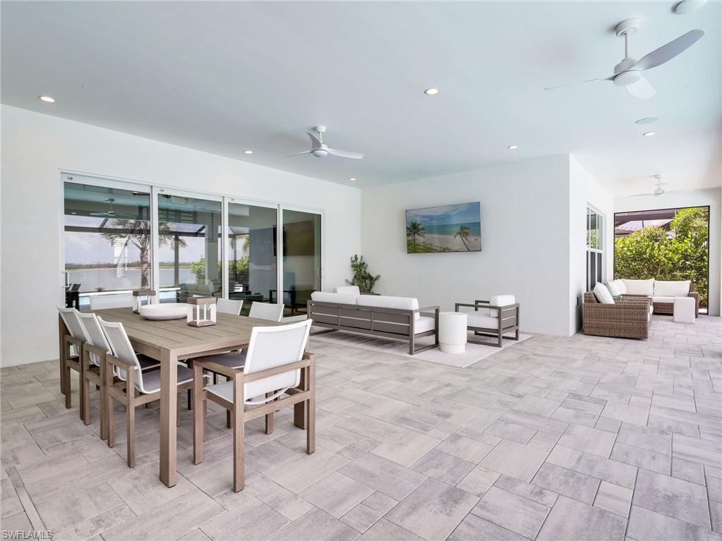 SEVEN SHORES - Residential