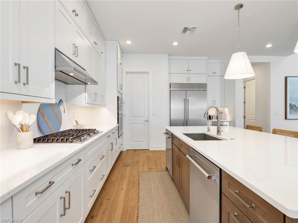 SEVEN SHORES - Residential